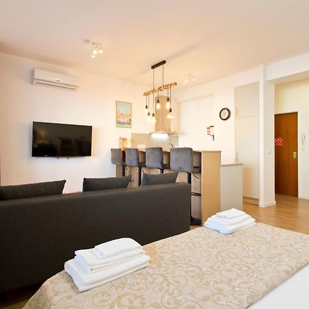 Casa Roberto - Studio Apartment, Lift, Ac, Car Parking - Extra بورتو المظهر الخارجي الصورة